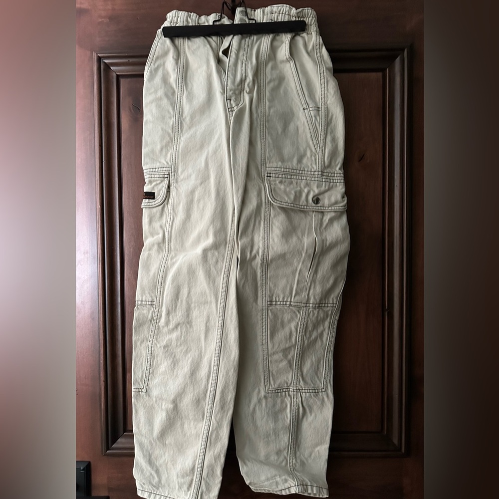BDG URBAN OUTFITTERS Ladies Size 25 Off White Elastic Waist Cargo Pants